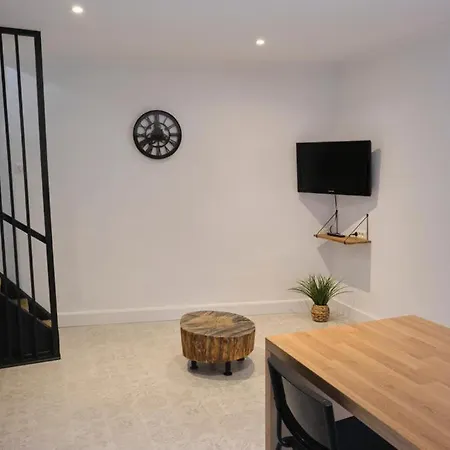 L'ostra De L'impasse Nyaraló *